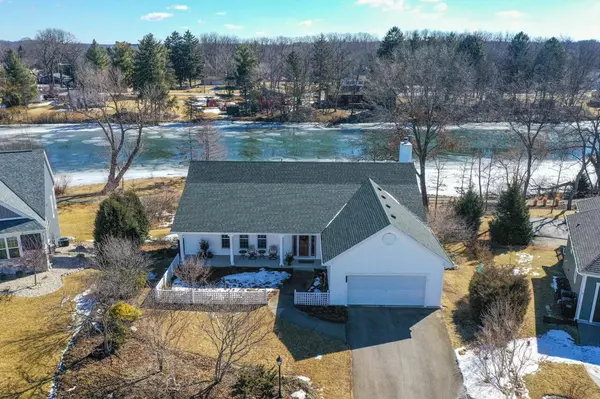 850 River Ridge CIRCLE, Waterford, WI 53185