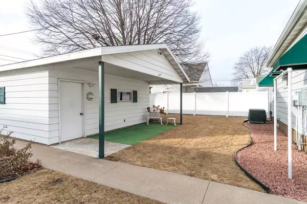 La Crosse, WI 54601,2116 15th PLACE S