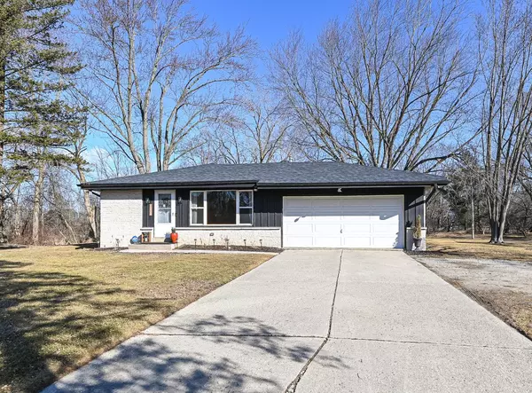 1204 E Oakwood ROAD, Oak Creek, WI 53154