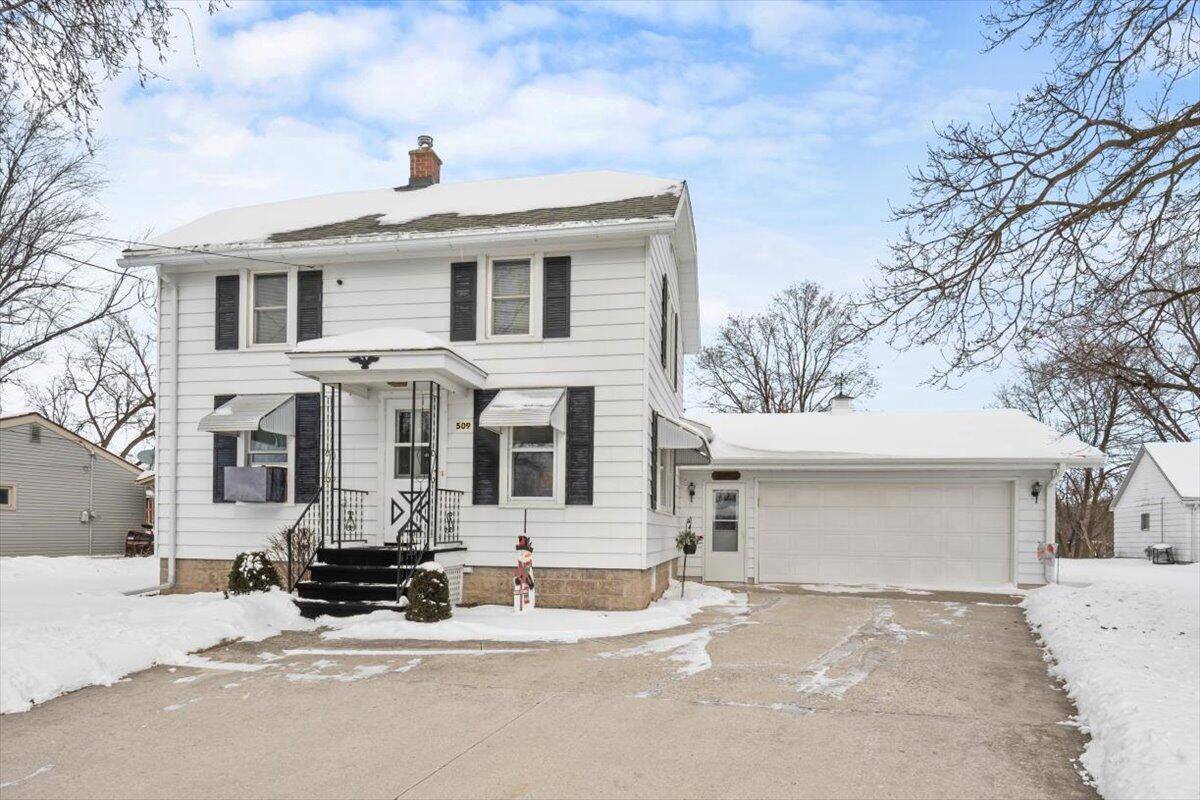 509 Clark STREET, Cascade, WI 53011