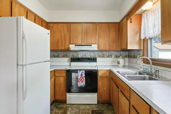 Onalaska, WI 54650,297 Walnut DRIVE