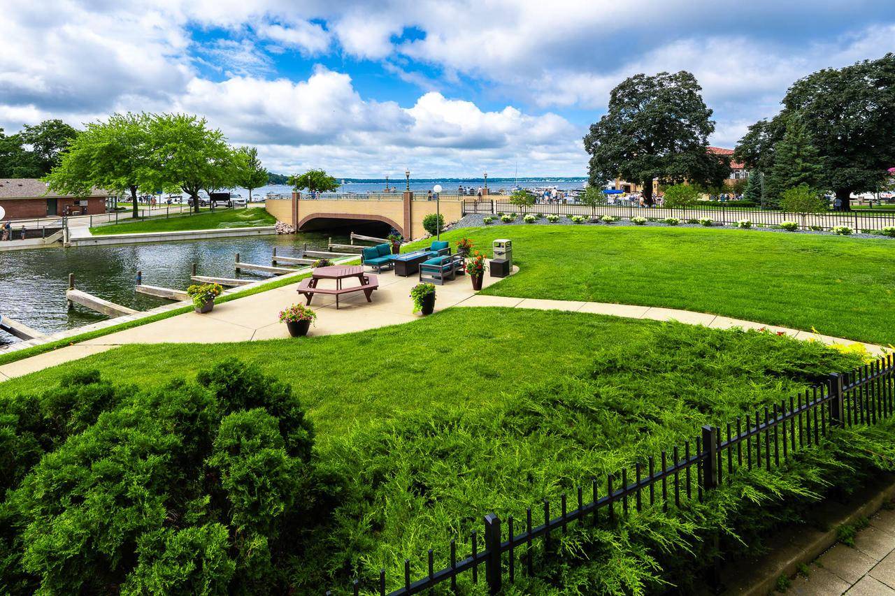 101 Broad STREET #104, Lake Geneva, WI 53147