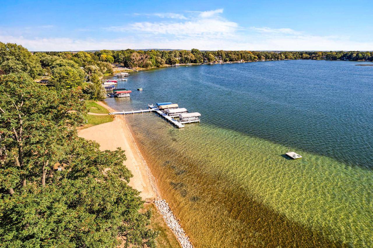 1622 Saint Andrews DRIVE #14, Oconomowoc, WI 53066