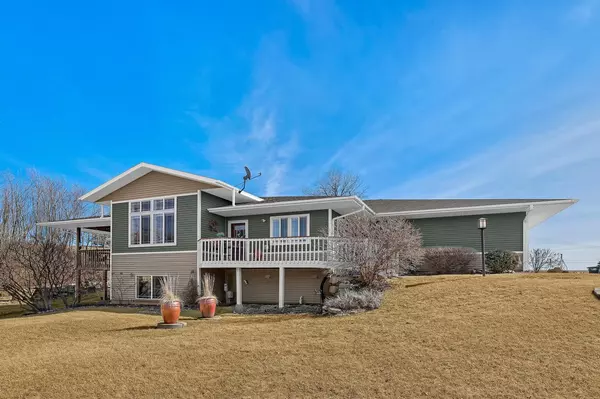 N2067 County Road F, La Crosse, WI 54601