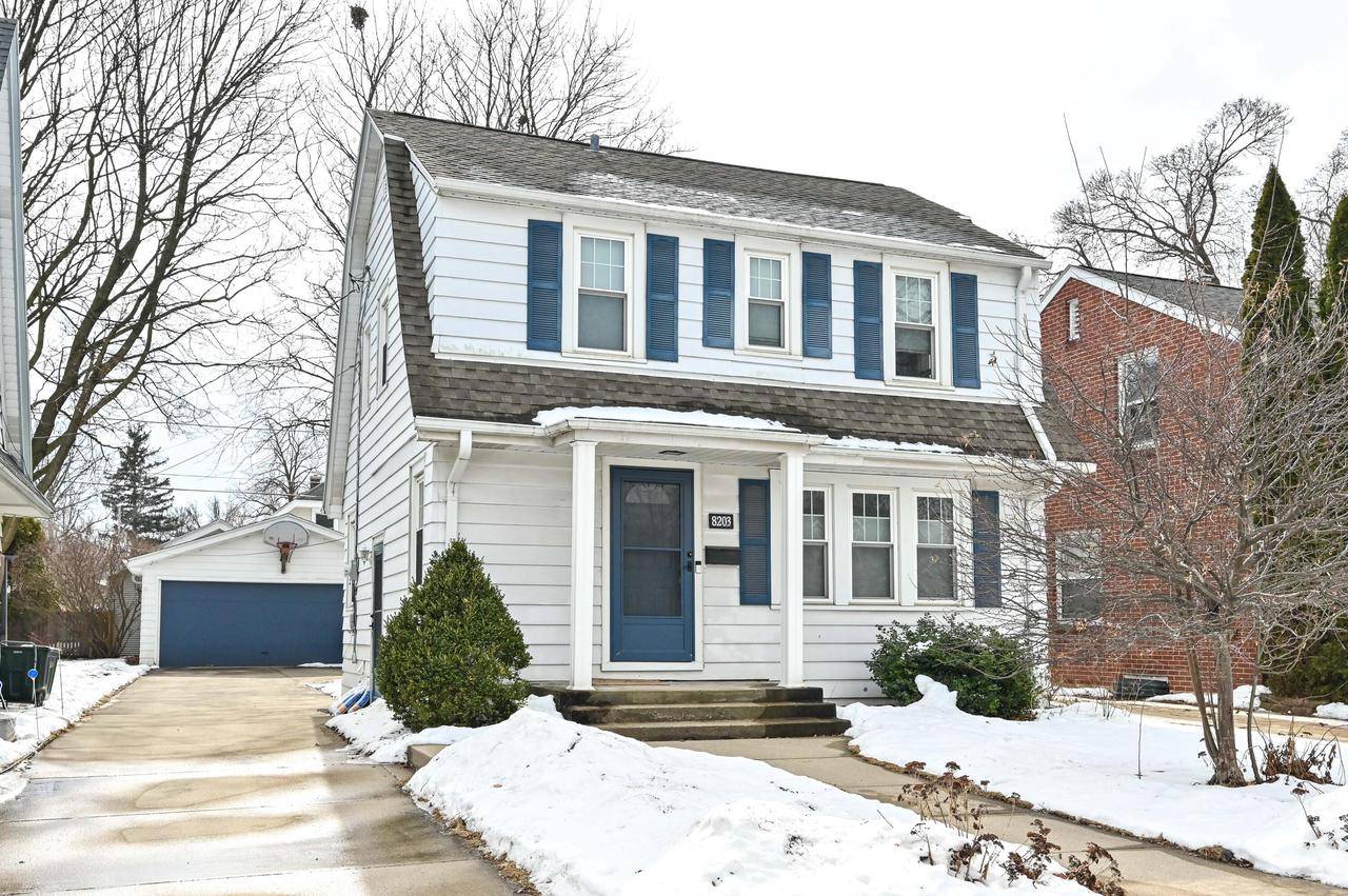 8203 Gridley AVENUE, Wauwatosa, WI 53213
