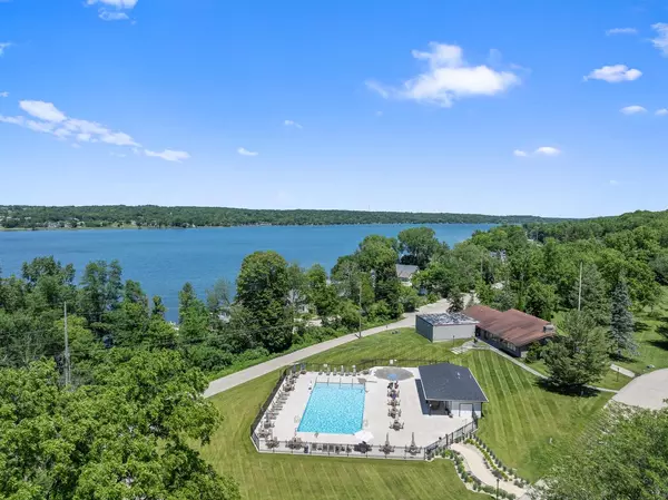 93 Red Chimney ROAD #05, Lake Geneva, WI 53147