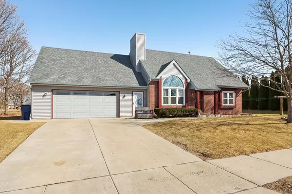 8300 S Parkridge DRIVE, Oak Creek, WI 53154