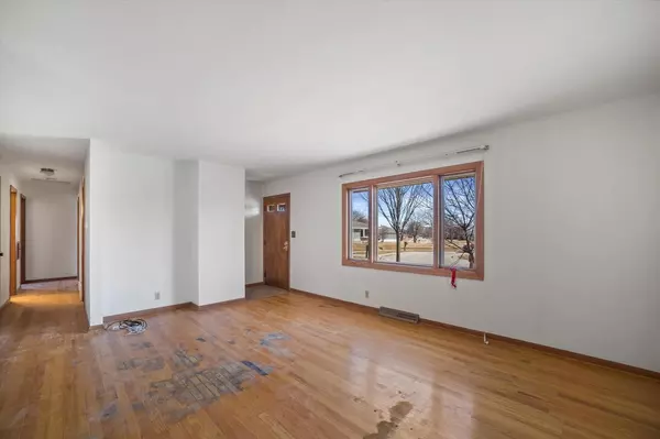 Oak Creek, WI 53154,2607 W Lindenwood COURT