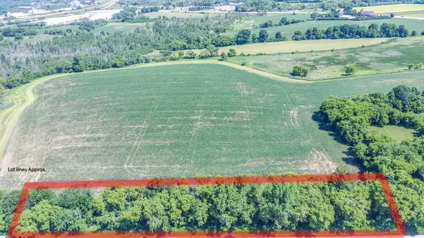 1600 PATRICIA DRIVE, West Bend, WI 53095