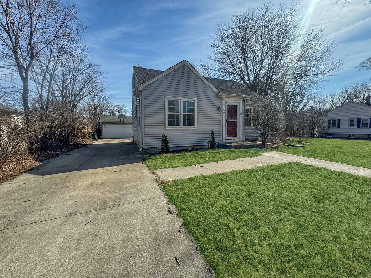 4754 N 106th STREET, Wauwatosa, WI 53225