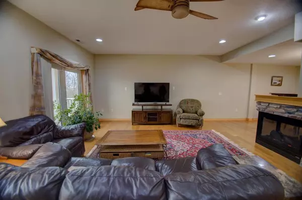 La Crosse, WI 54601,1310 Sunset COURT