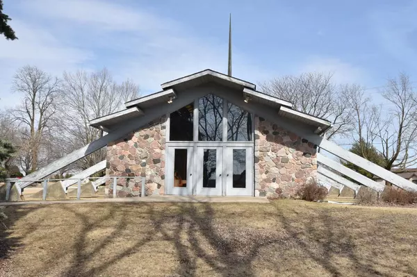 1425 E Monroe AVENUE, Hartford, WI 53027