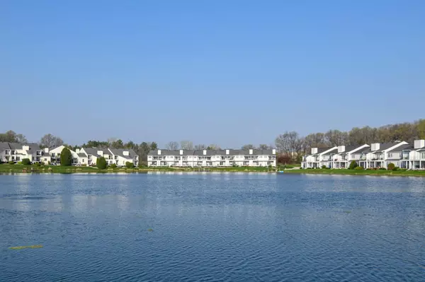 7756 W Tuckaway Shores DRIVE #7756, Franklin, WI 53132