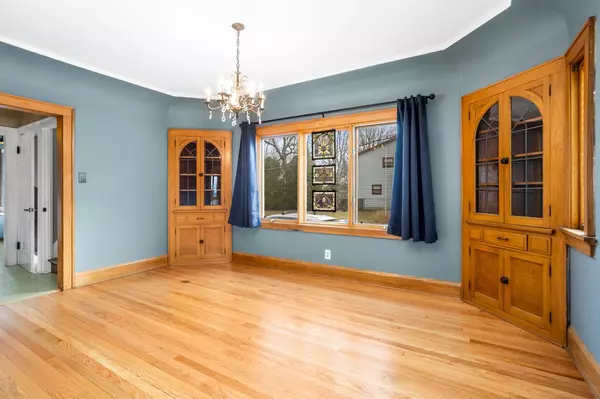 Milwaukee, WI 53218,6936 W Mill ROAD