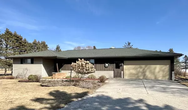 5001 Lincoln AVENUE, Two Rivers, WI 54241