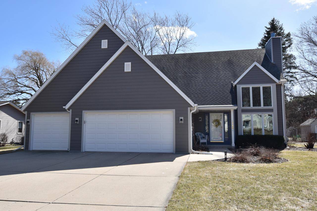 1745 Spruce STREET, Grafton, WI 53024
