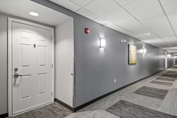 Shorewood, WI 53211,1717 E Kensington BOULEVARD #201