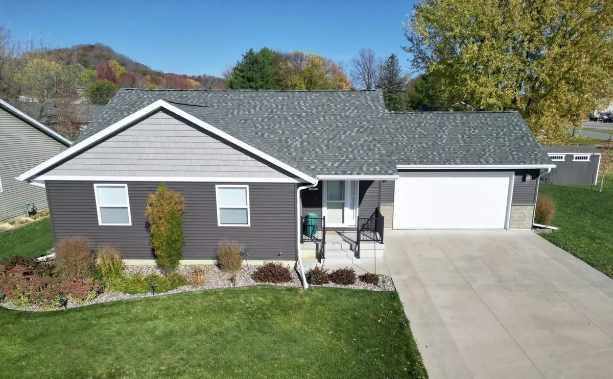 Onalaska, WI 54650,3807 Emerald DRIVE E