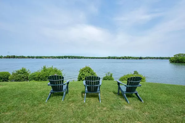 3405 S Browns Lake DRIVE #10, Burlington, WI 53105