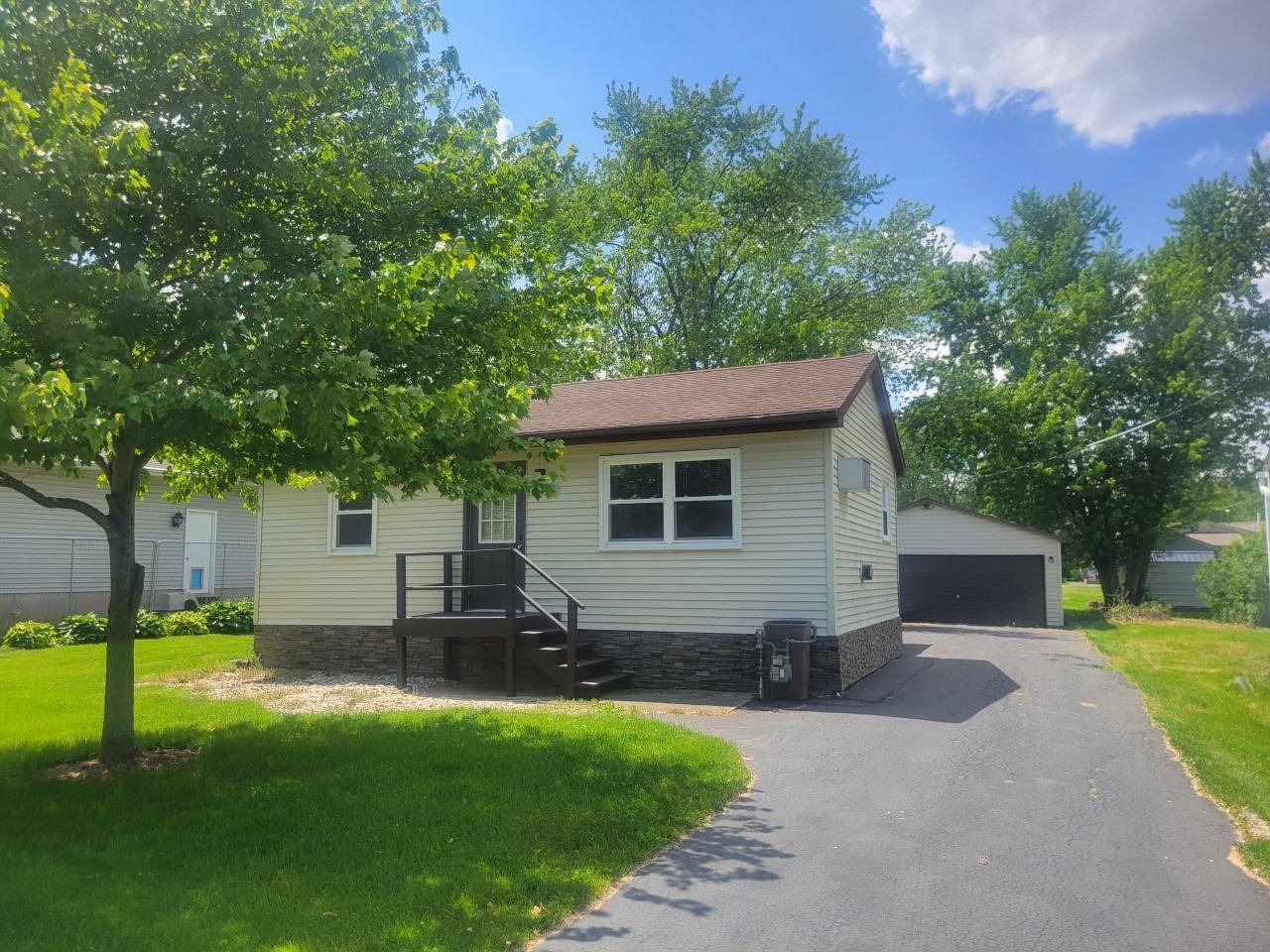 4223 Ash AVENUE, Delavan, WI 53115