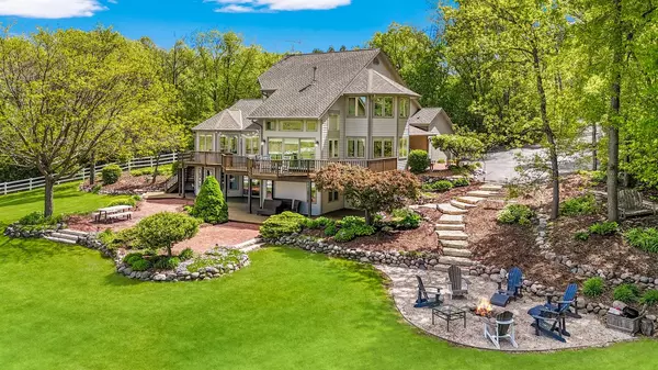 1507 St Augustine ROAD, Hartford, WI 53027