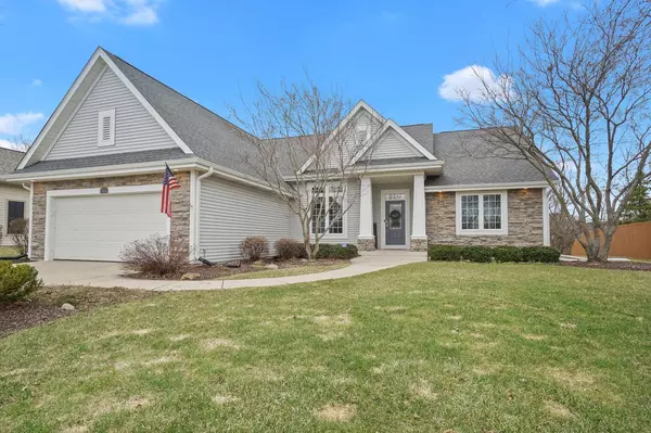 8207 S 42nd STREET, Franklin, WI 53132