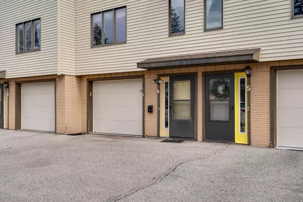 5241 33rd STREET S ##4, La Crosse, WI 54601