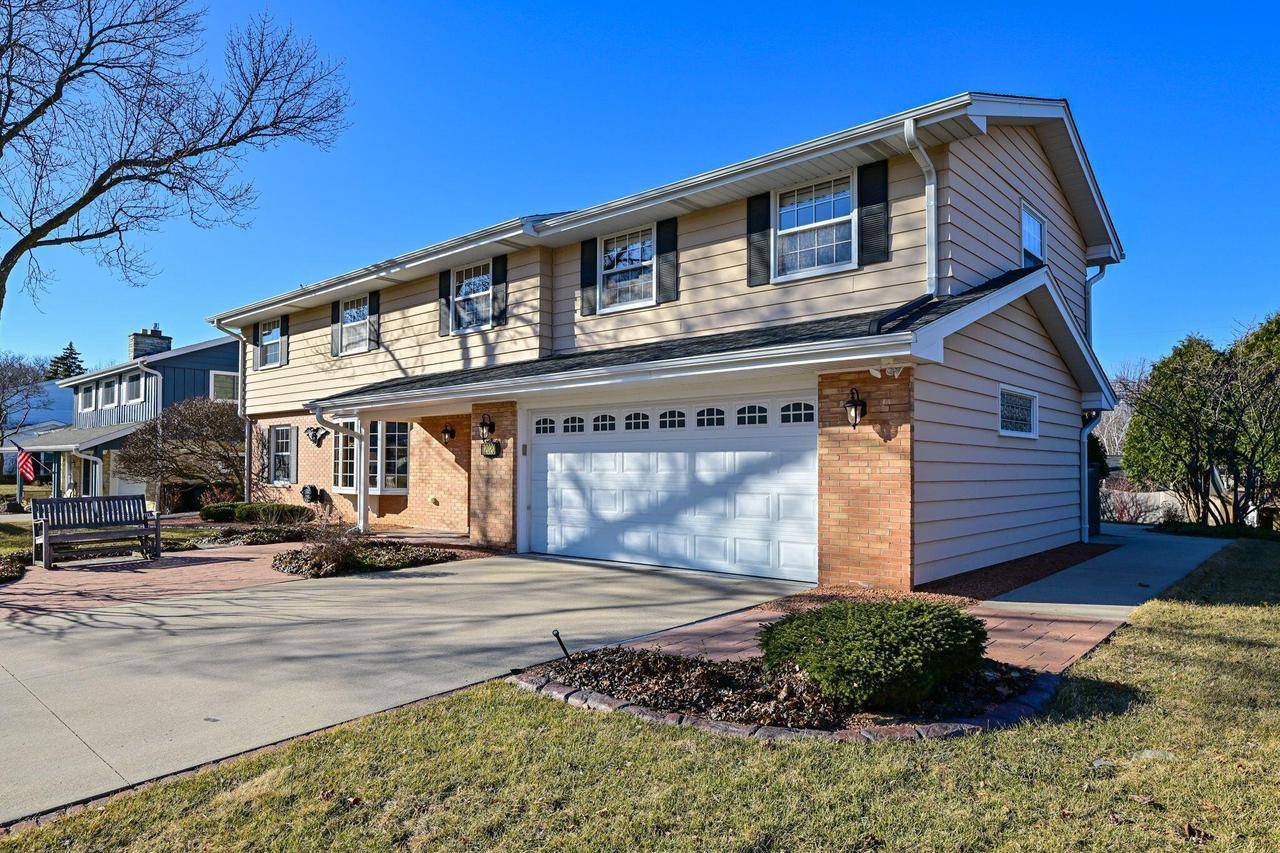 12020 Meadow COURT, Wauwatosa, WI 53222