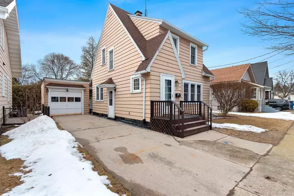 Two Rivers, WI 54241,1814 Emmet STREET