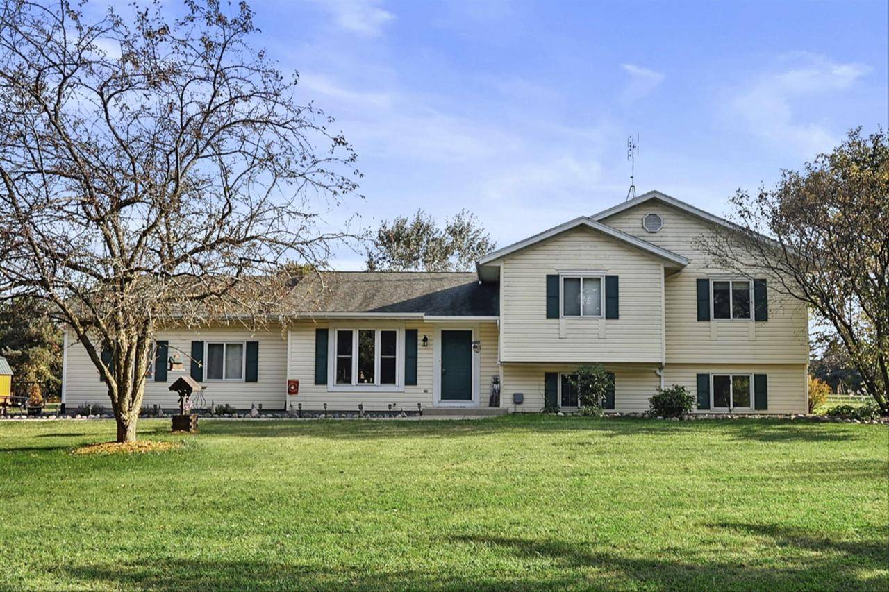 W5025 Pleasant Lake ROAD, Elkhorn, WI 53121