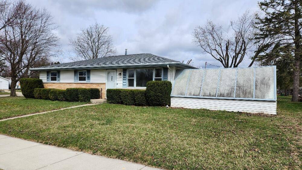 252 W Burbank AVENUE, Janesville, WI 53546