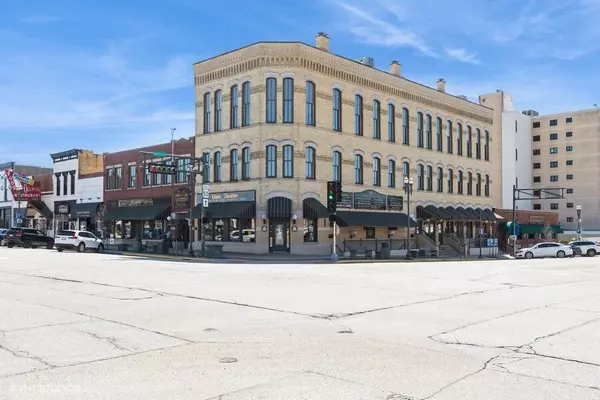 772 W Main STREET #302, Lake Geneva, WI 53147