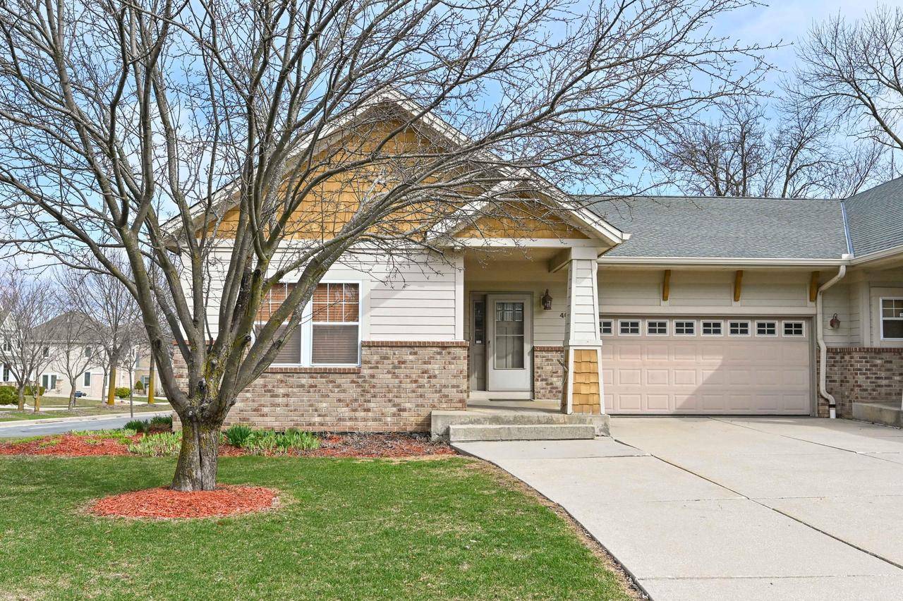 Milwaukee, WI 53221,4042 W Howard AVENUE #Unit 4042
