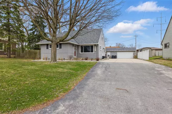 4454 S 48th STREET, Greenfield, WI 53220