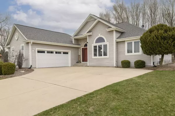 140 Chestnut WAY, North Prairie, WI 53153