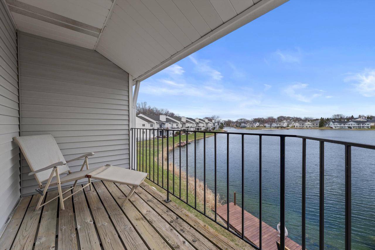 8412 S Tuckaway Shores DRIVE, Franklin, WI 53132