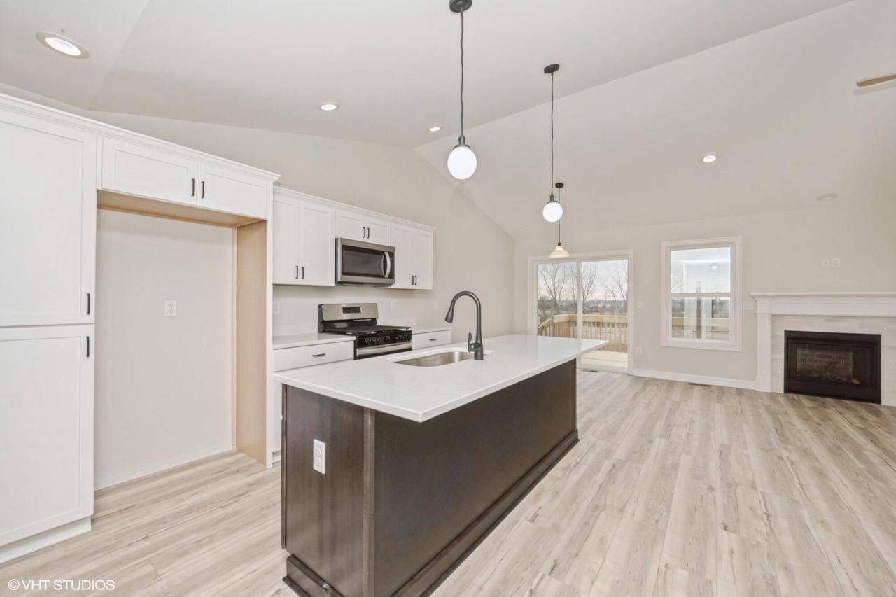 Sharon, WI 53585,117 Eastview DRIVE