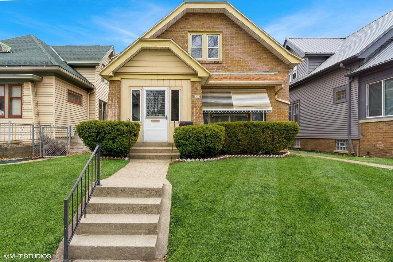 1300 S 29th STREET, Milwaukee, WI 53215