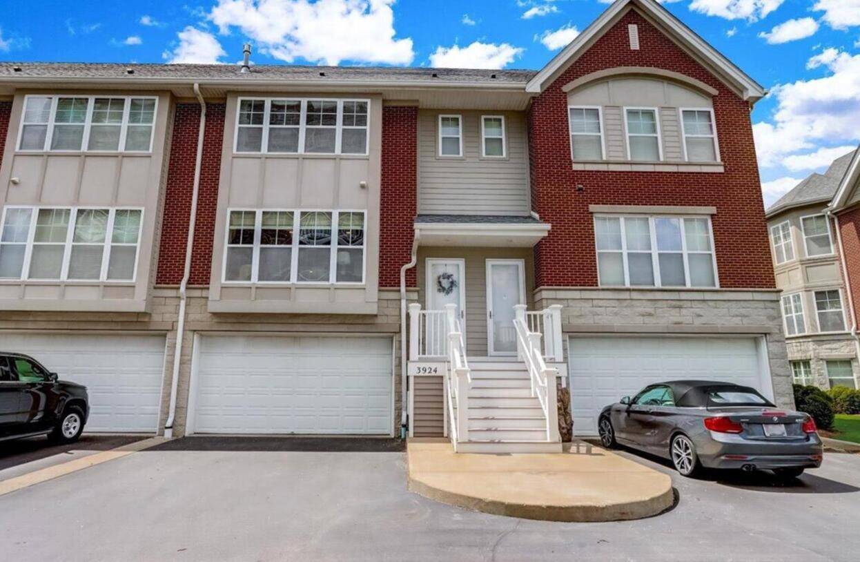 3924 S Lake DRIVE #1143, Saint Francis, WI 53235