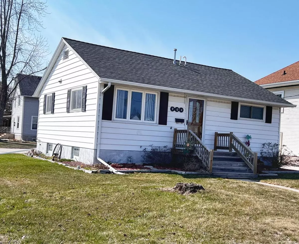 Two Rivers, WI 54241,904 Lowell STREET