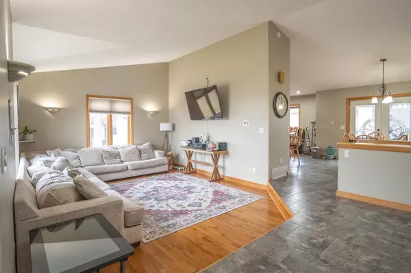 Onalaska, WI 54650,960 11th AVENUE S