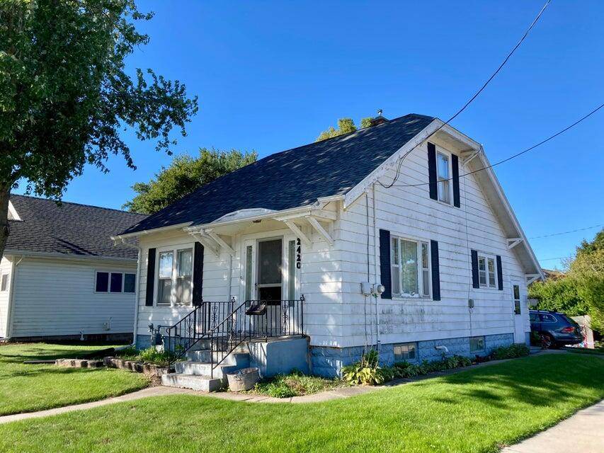 2420 Lincoln AVENUE, Two Rivers, WI 54241
