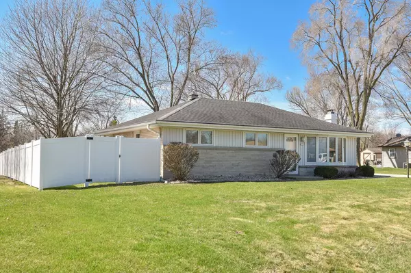 Franklin, WI 53132,4107 W Mary Ann DRIVE