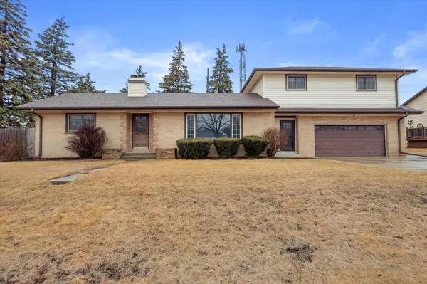 8350 W Plainfield AVENUE, Greenfield, WI 53220