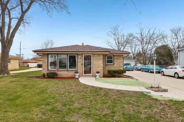 4428 S 47th STREET, Greenfield, WI 53220