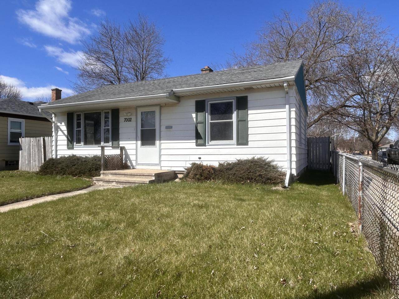 7002 39th AVENUE, Kenosha, WI 53142