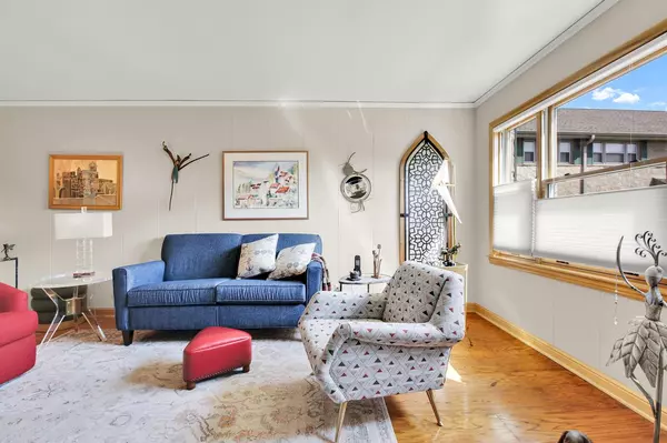 Whitefish Bay, WI 53217,4919 N Santa Monica BOULEVARD