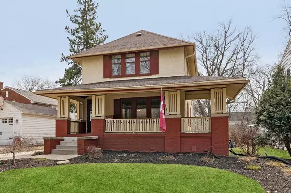 415 E Day AVENUE, Whitefish Bay, WI 53217
