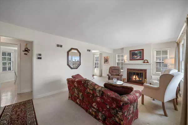 Whitefish Bay, WI 53211,4764 N Ardmore AVENUE