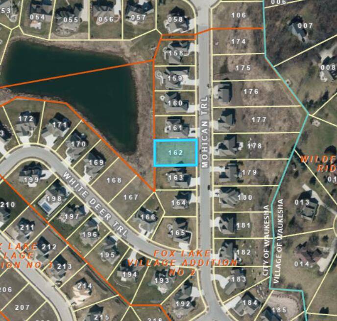 1323 MOHICAN TRAIL, Waukesha, WI 53189